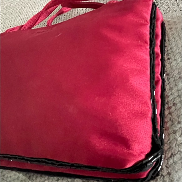 **NWOT** ‘GUESS’ Satin Clutch/Bag - Ruby Red - Picture 6 of 6